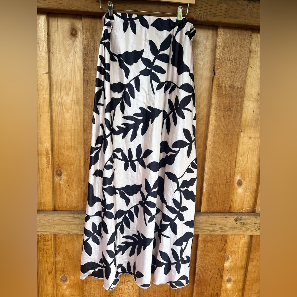 Black & Beige Leaf Print Maxi Skirt